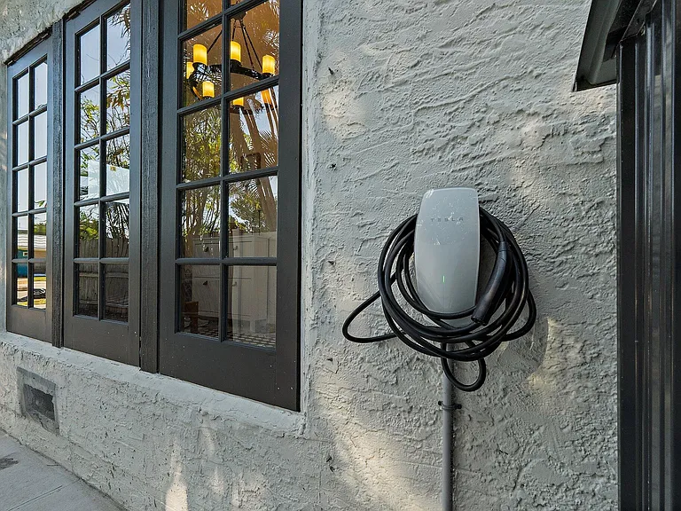 423 Avenida Alegre — Photo 35