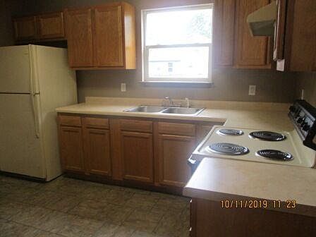 2nd image of 1731 E Redfern Way