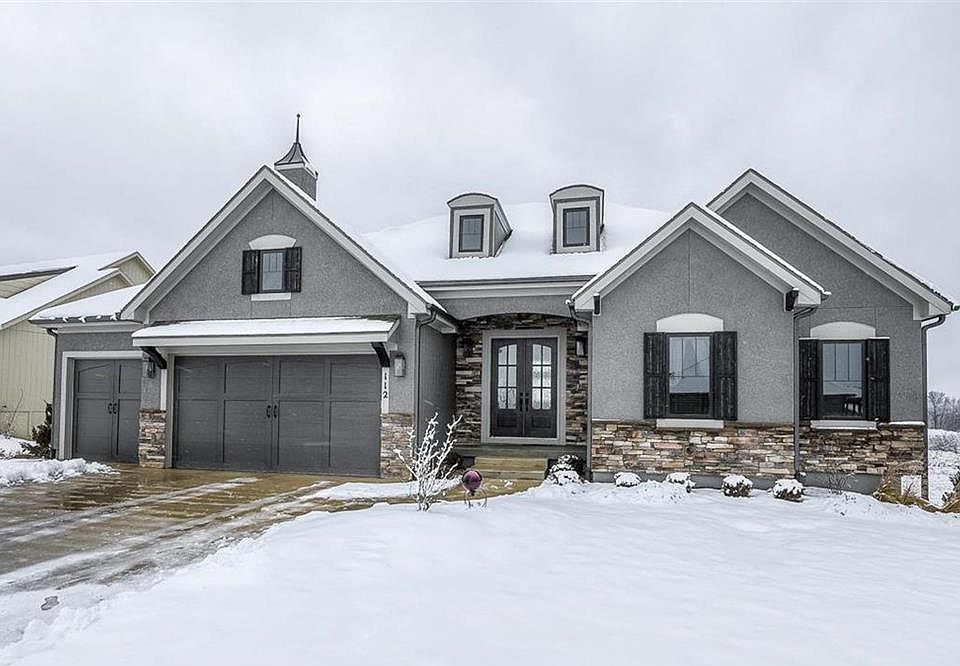 1st image of 112 NW Mackenzie Dr