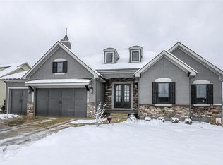 112 NW Mackenzie Dr, Lees Summit, MO 64081