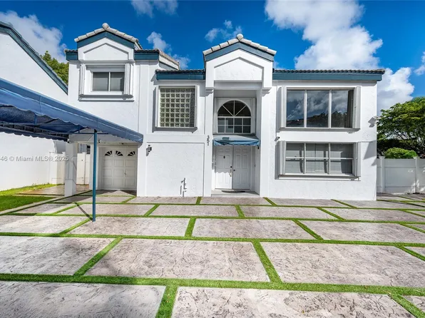 351 NE 211th St, Miami, FL 33179