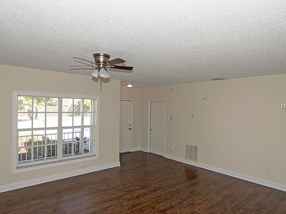 5th image of 6805 Summer Cove Dr
