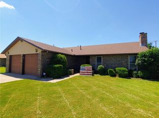 2220 Galaxy Dr, Altus, OK 73521