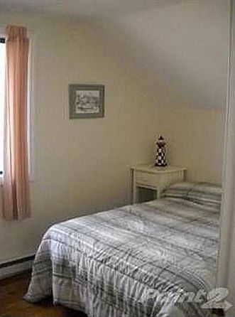 2nd image of 7 Court St