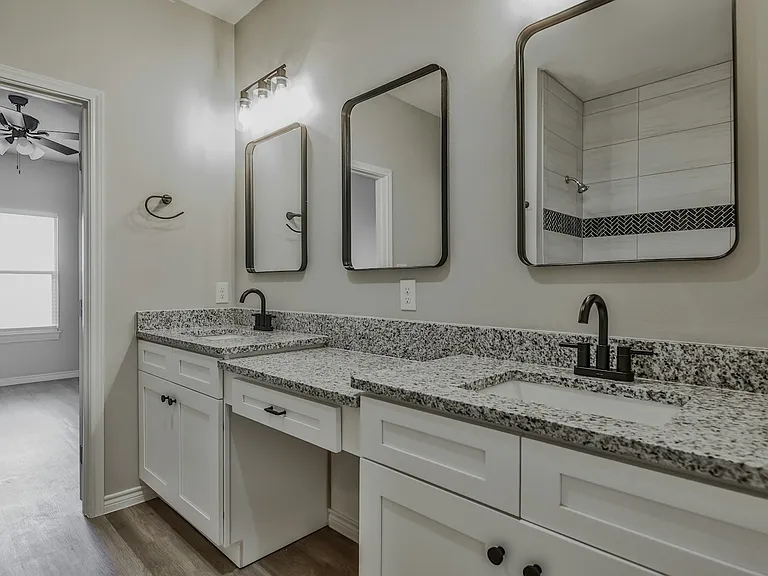 1313 Corpus Ave #B — Photo 17