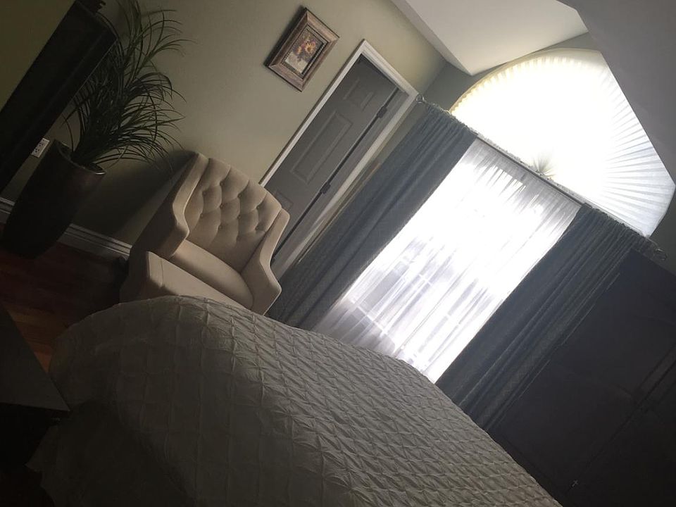 2nd image of 98 Brewster Cir