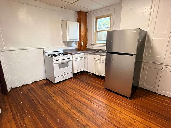 2nd image of 385 Orange St #1