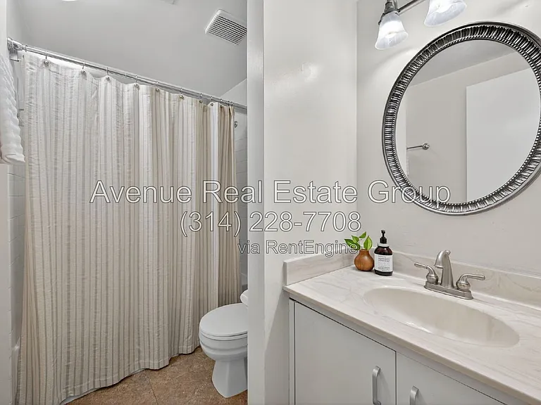 5559 Pershing Ave #1F — Photo 34