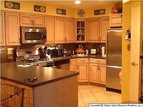 1st image of 61A Lombard Ct