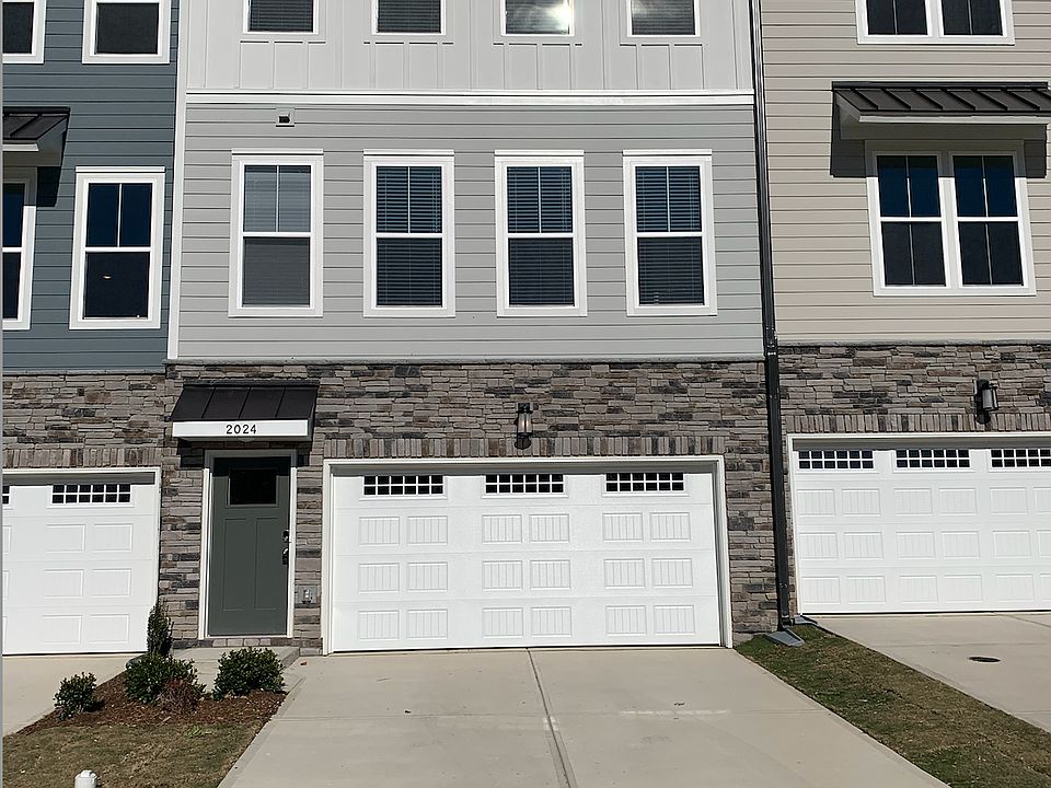 1st image of 2024 Eva Pearl Dr #1