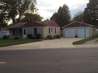 1144 Austin Rd, Owatonna, MN 55060