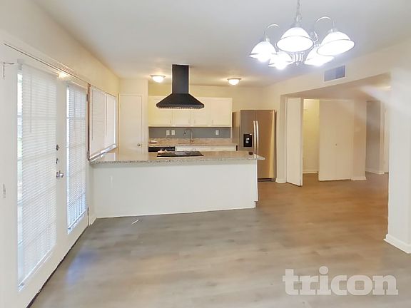 5th image of 2106 Newbury Dr