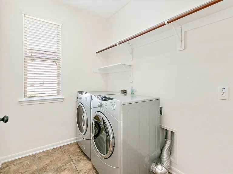35 E Wolf Cabin Cir — Photo 23