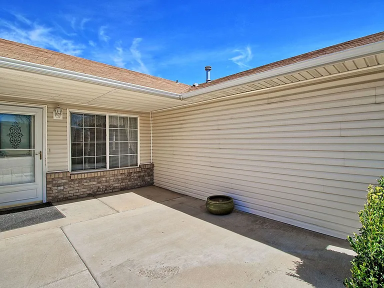 850 Henry Cir — Photo 6
