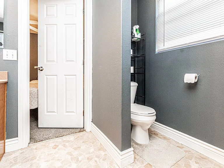 1531 N Clay St — Photo 25