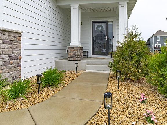 2nd image of 10852 Harbor Ln N