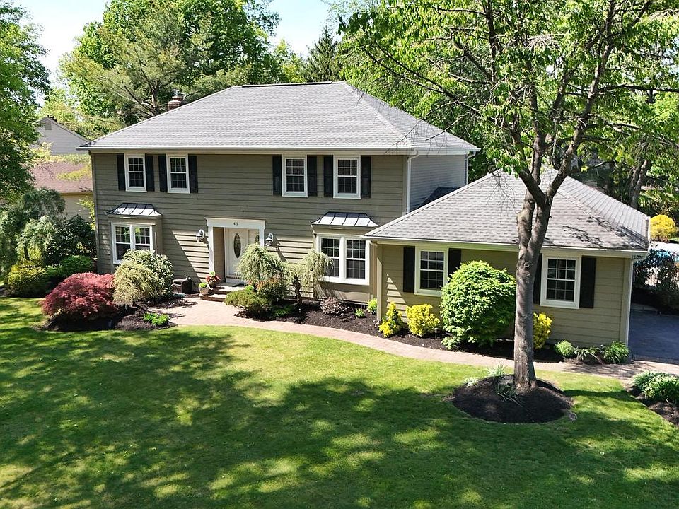1st image of 45 Cartwright Dr E