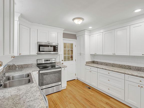 5th image of 112 Woodland Dr