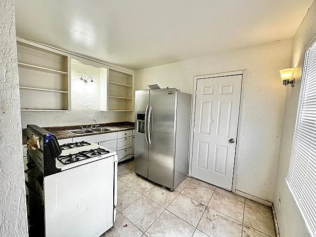 2 bed, $700 — Photo 4