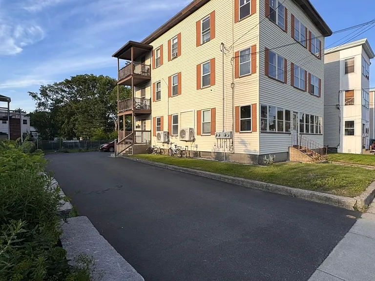 230 Mechanic St #3 — Photo 1