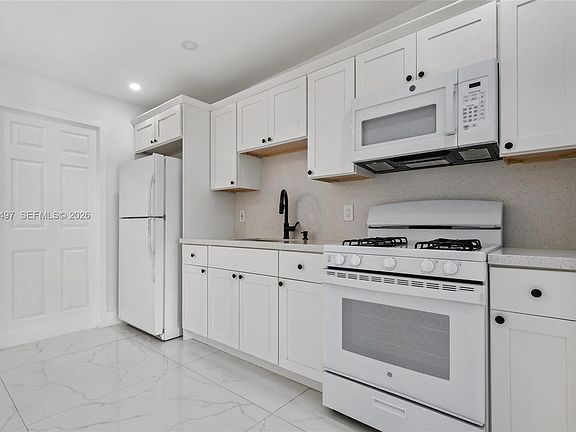 4th image of 431 E 62nd St