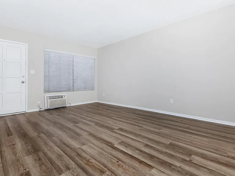 Wateridge Apartment Homes — Photo 28