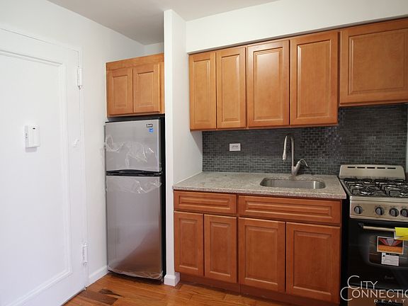 2nd image of 19 Hamilton Ter APT 6C