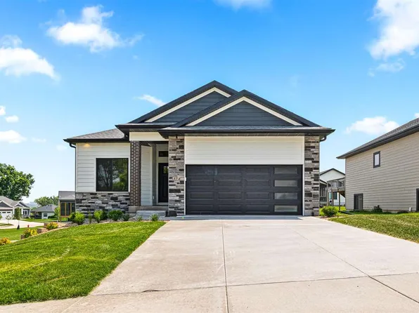 374 Sierra Trce, Coralville, IA 52241