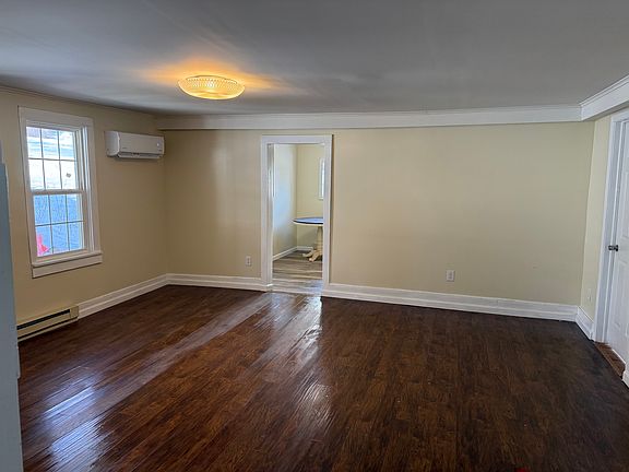 3rd image of 112 N Monroe St #1