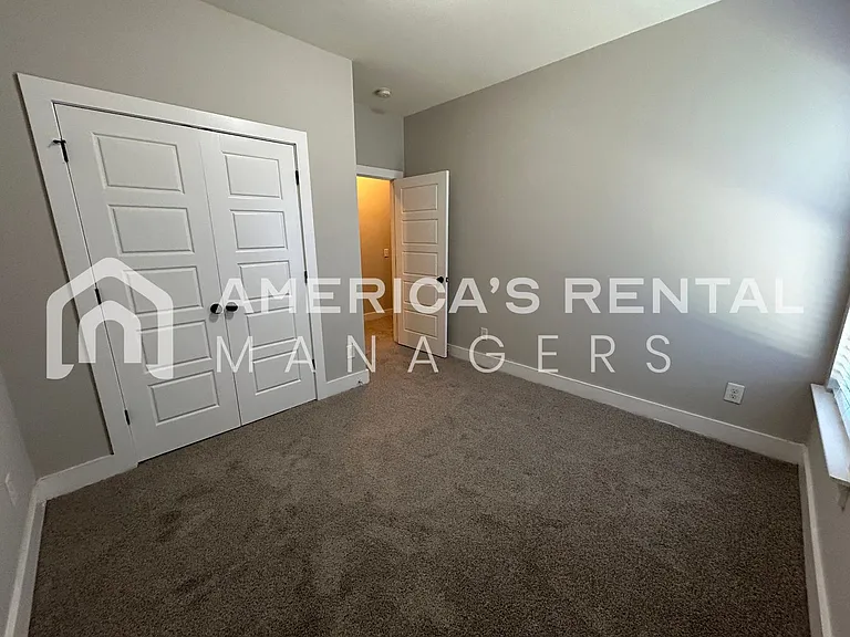 5584 Park Side Rd — Photo 33