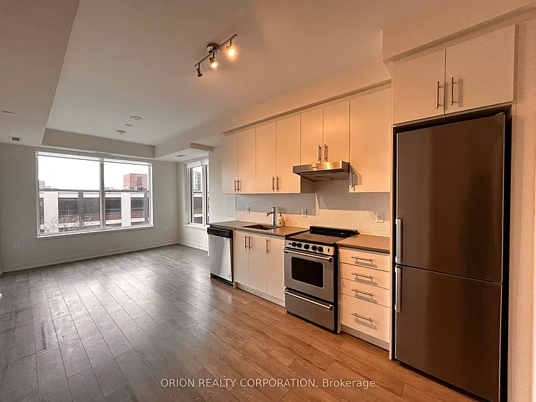 212 King William St #620 — Photo 2