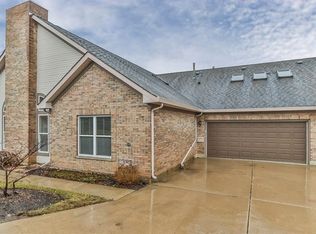 143 Canterbury Ct, Bloomingdale, IL 60108