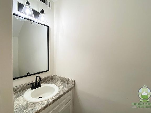 5th image of 1127 Rutherford Rd APT 4