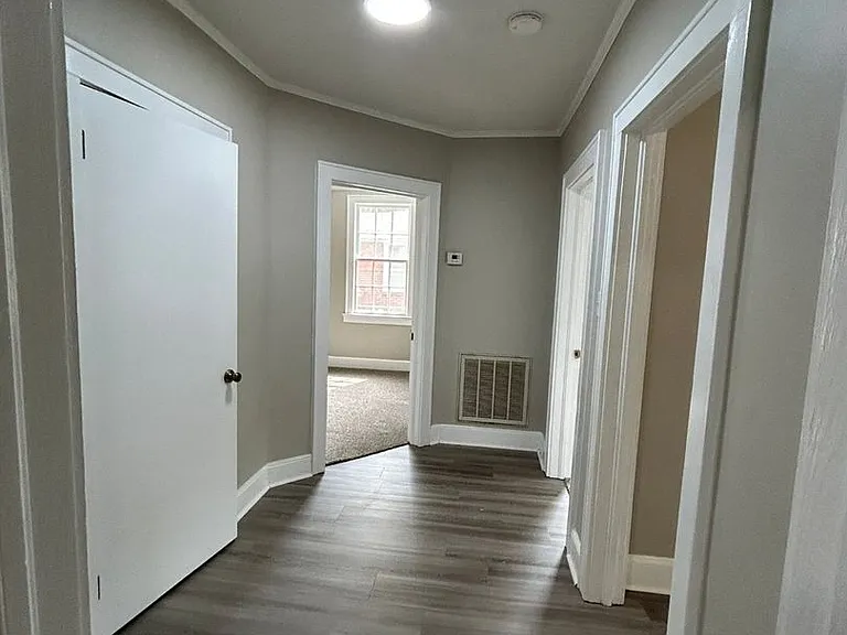 411 E Charlotte Ave — Photo 20