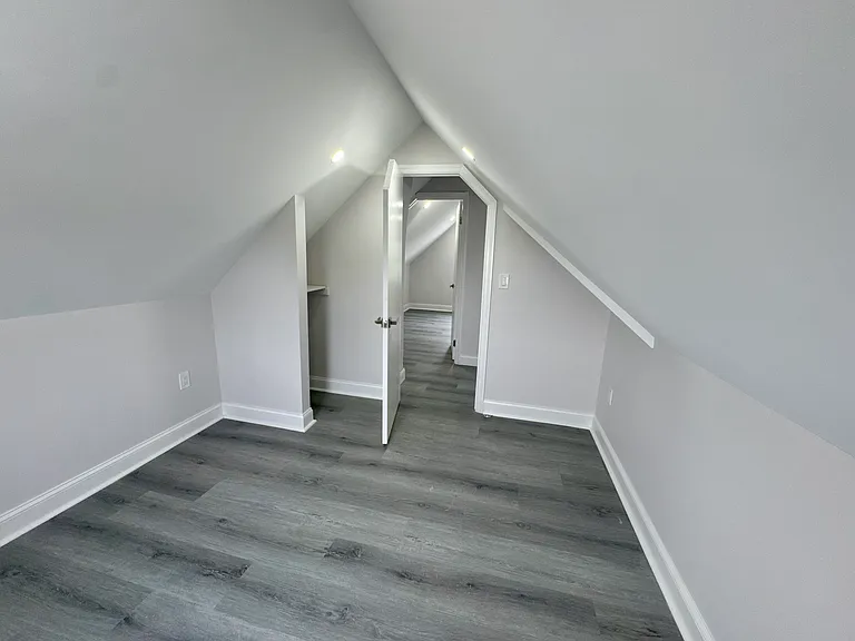 10 Lake Ave #2 — Photo 16