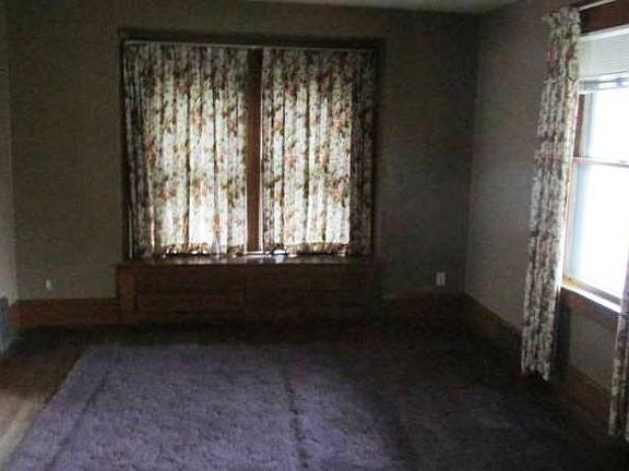 5th image of 512 W Clayton St