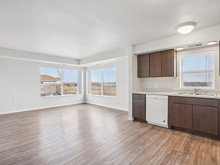 Sarazin Flats II — Photo 10