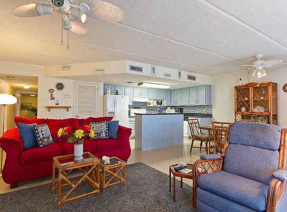 4th image of 5570 Gulf Blvd APT 401