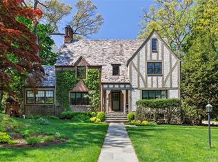 10 Woodland Dr, Rye, NY 10580