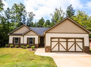 121 Valley Bluff Dr, Hamilton, GA 31811