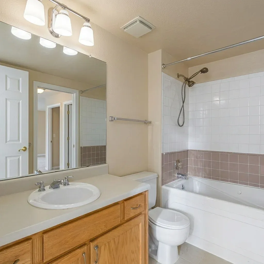5 bed, 1764 sqft, $735 — Photo 4