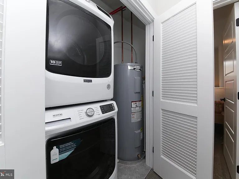 18 W Phil Ellena St #B2 — Photo 12