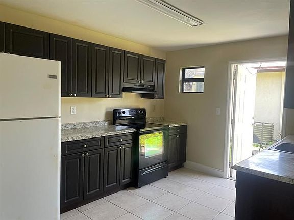 3rd image of 2830 Avenue S #A1