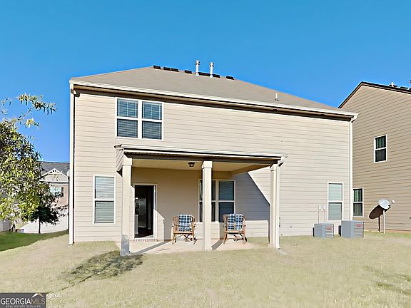 3rd image of 1928 Stanton Way