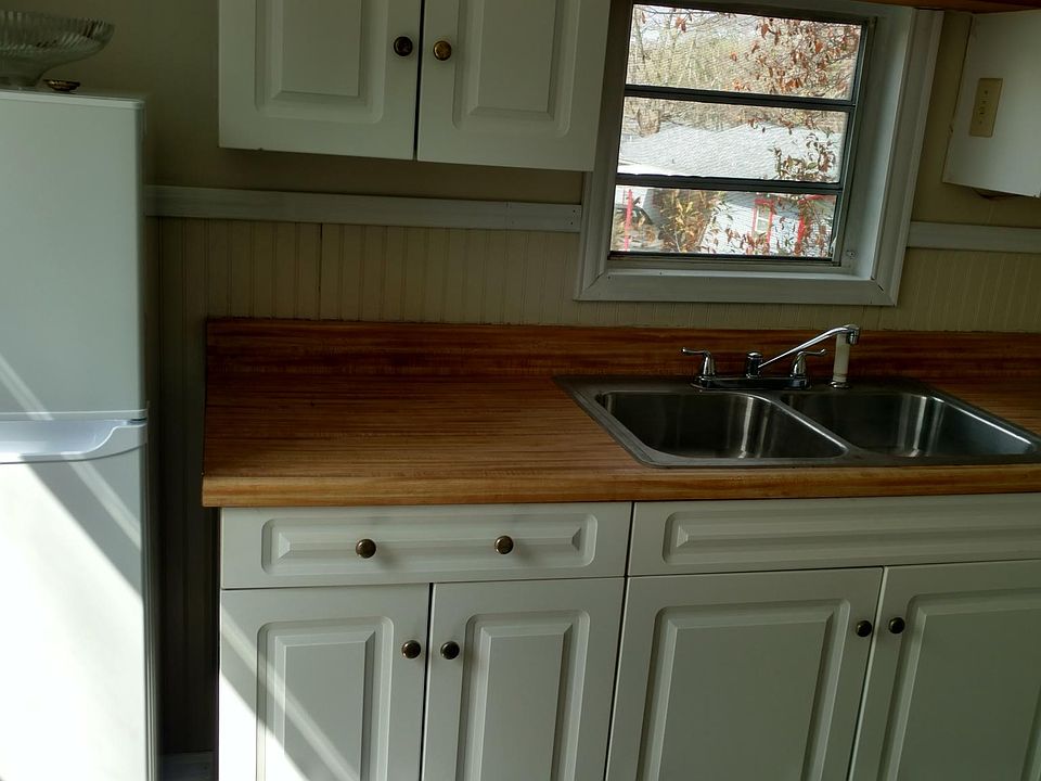 1st image of 407 1/2 Garrett St #407-1/2