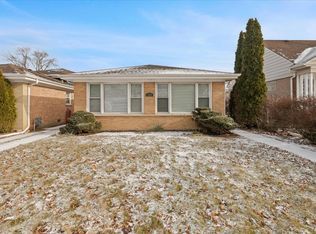 7653 E Prairie Rd, Skokie, IL 60076