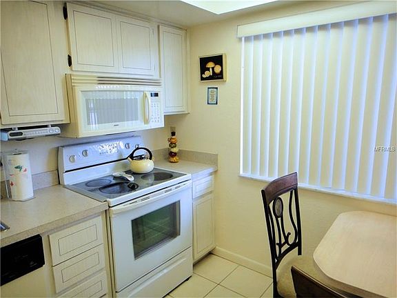 3rd image of 2468 Laurelwood Dr APT C