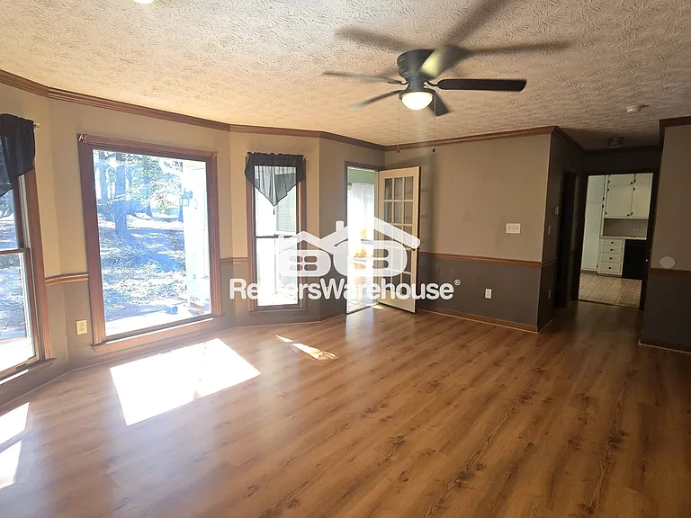 891 Providence Dr — Photo 16