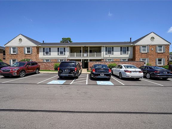 2nd image of 5623 Chelmsford Dr