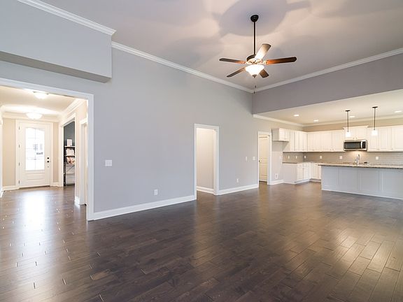 4th image of 147 Compton St Lot 198